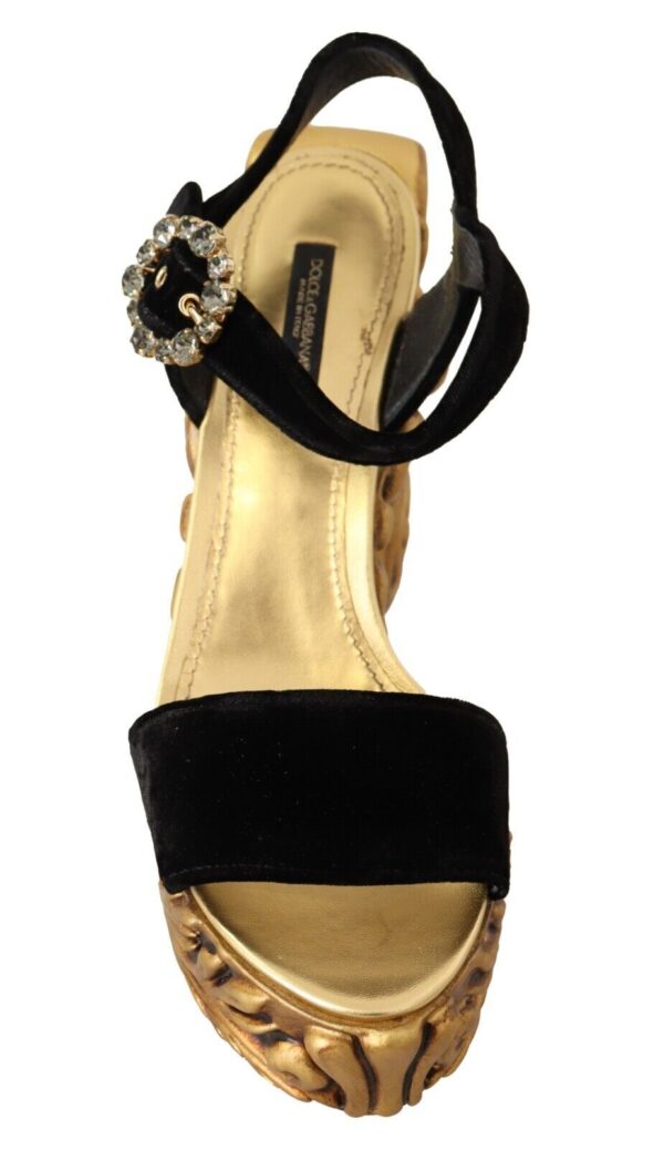 ⁦Dolce & Gabbana Baroque Velvet Heels in Black and Gold⁩ – תמונה ⁦3⁩
