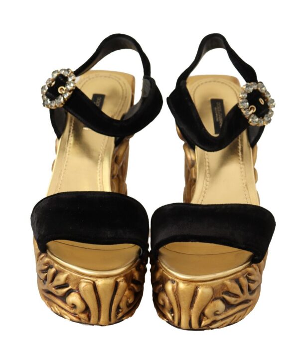 ⁦Dolce & Gabbana Baroque Velvet Heels in Black and Gold⁩ – תמונה ⁦4⁩