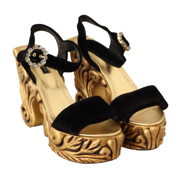 ⁦Dolce & Gabbana Baroque Velvet Heels in Black and Gold⁩ – תמונה ⁦5⁩