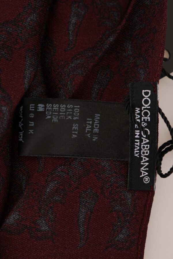 ⁦Dolce & Gabbana Silk Bordeaux Crown Chili Print Mens Scarf⁩ – תמונה ⁦6⁩