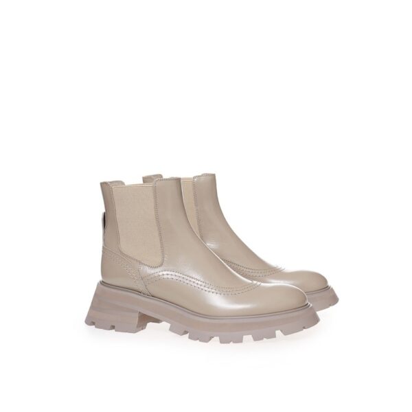 ⁦Alexander McQueen Chic Gray Leather Boots for Elegant Steps⁩ – תמונה ⁦3⁩